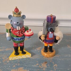 ✨️ Set Of Two Wooden Nutcracker Mouse Figurines